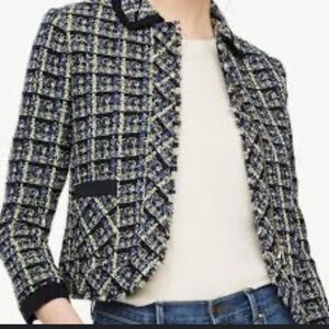 BNWT! Ann taylor fitted tweed jacket
Stunning, blue, green & black jacket